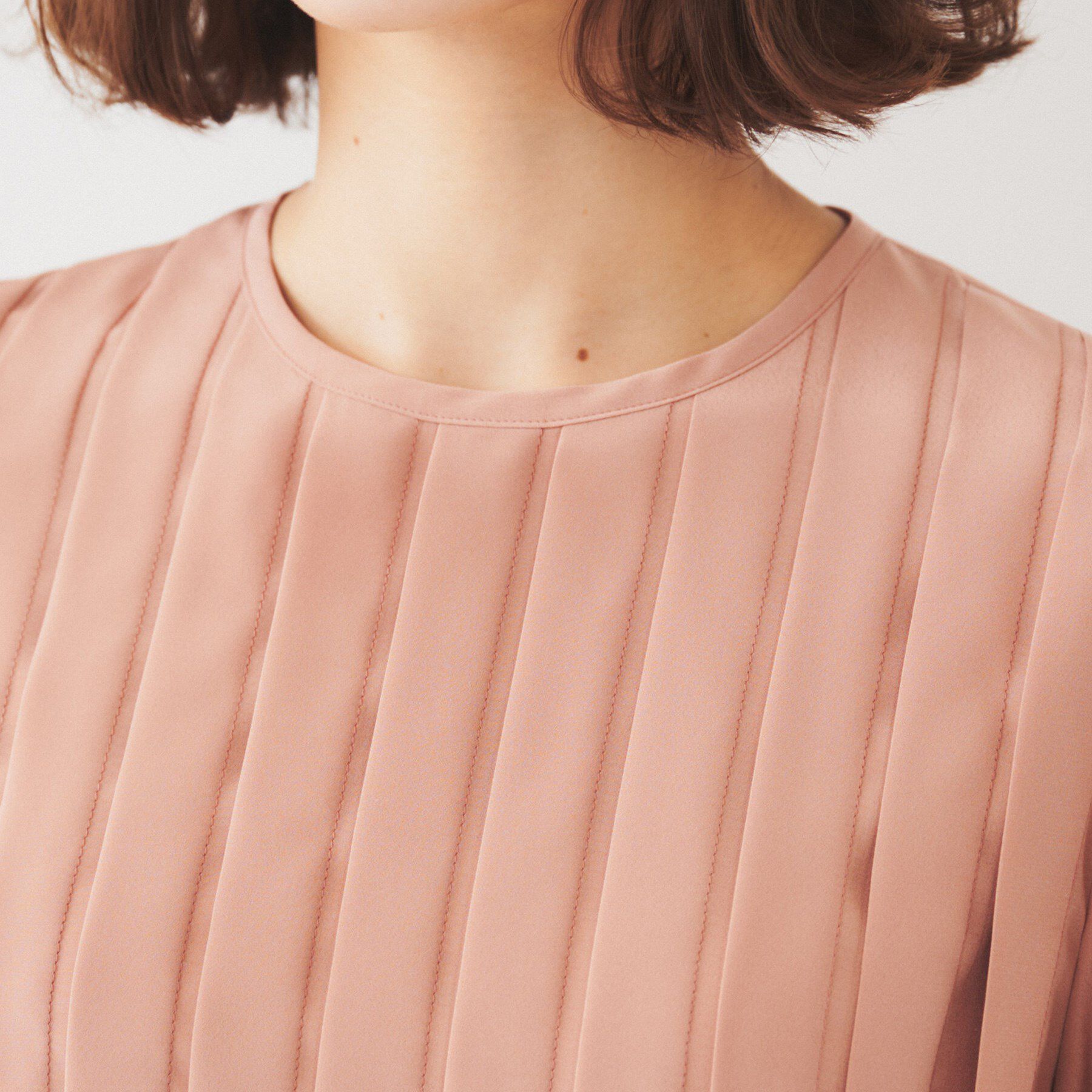 UNTITLED「【光沢/オンオフ使える】フロントタックブラウス」|シャツ・ブラウス|