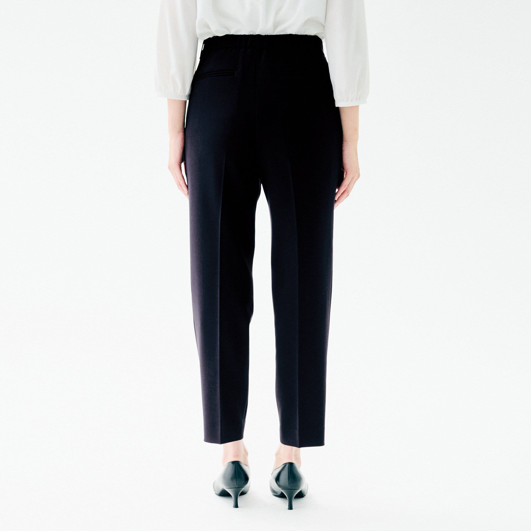 UNTITLED「【洗えるスーツ／ストレッチ性／後ろウエストゴム】テーパードパンツ」|その他|