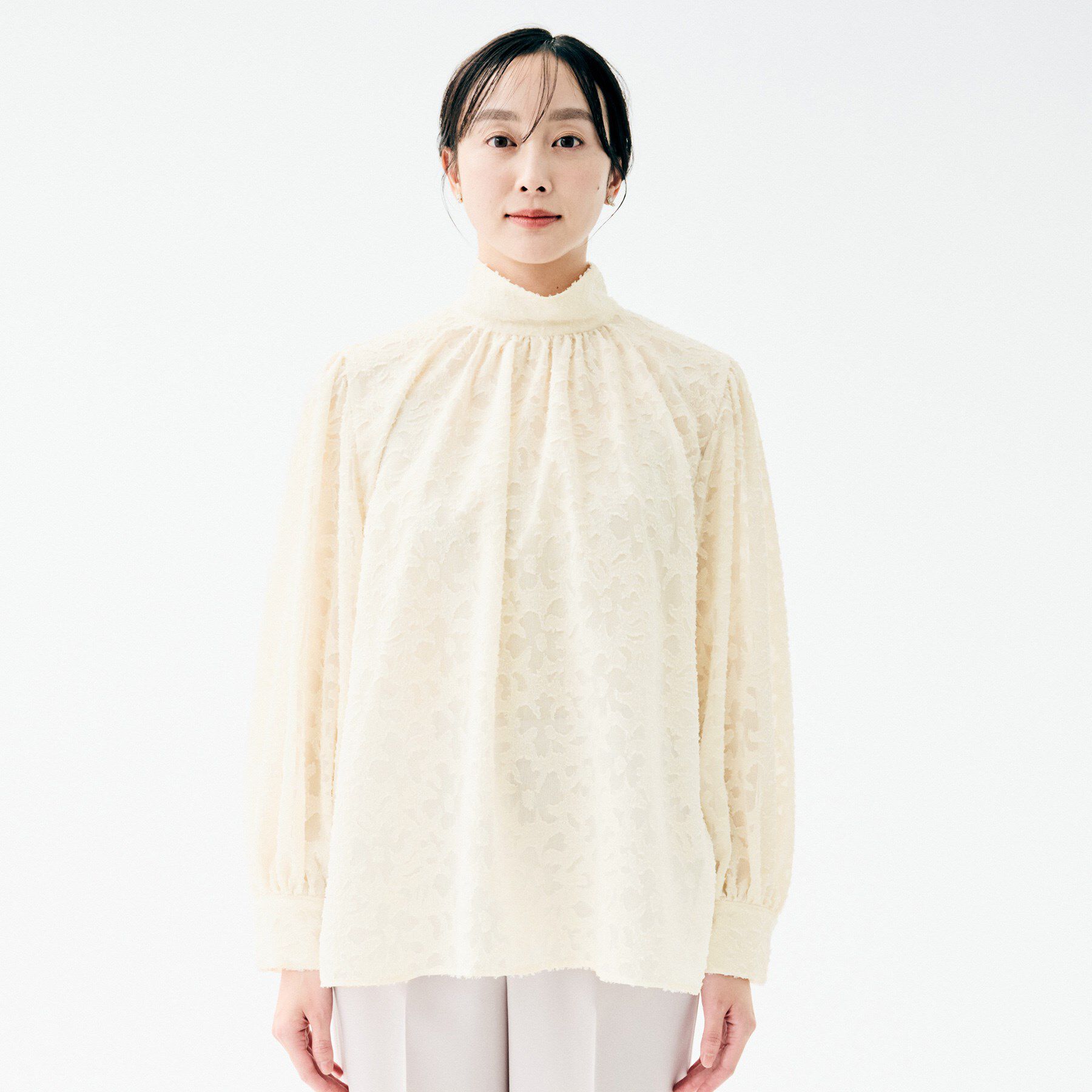 UNTITLED「【セレモニー/洗える/シアー】カットジャカード ボウタイブラウス」|シャツ・ブラウス|
