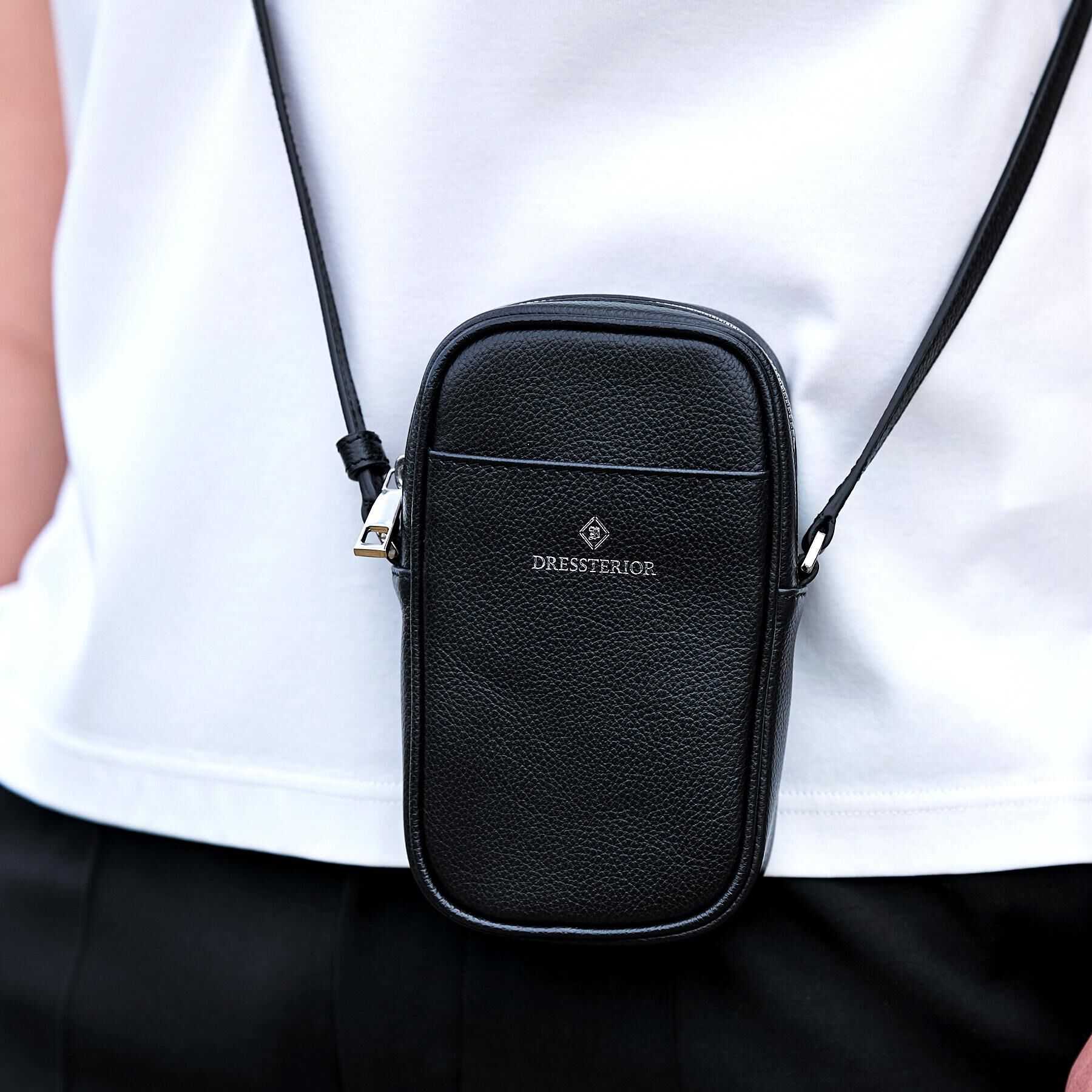 DRESSTERIOR「ピストルラビットプリント ショルダーポーチ」|ショルダー・メッセンジャー|