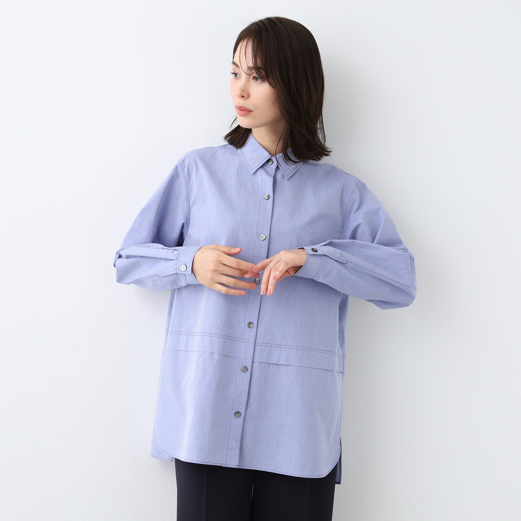 INDIVI「【日本製／インポート素材】重ね着風オーバーサイズブラウス」|シャツ・ブラウス|ブルー(491)