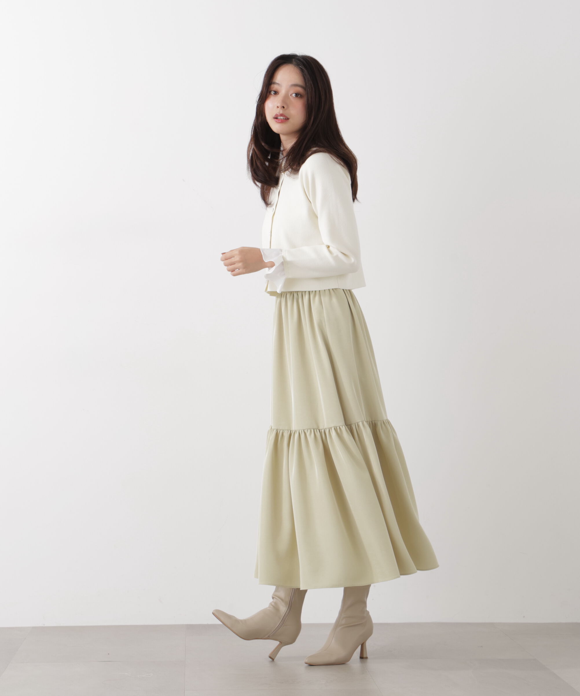 PROPORTION BODY DRESSING「ニュアンスサテンティアードスカート　26SS」|スカート|