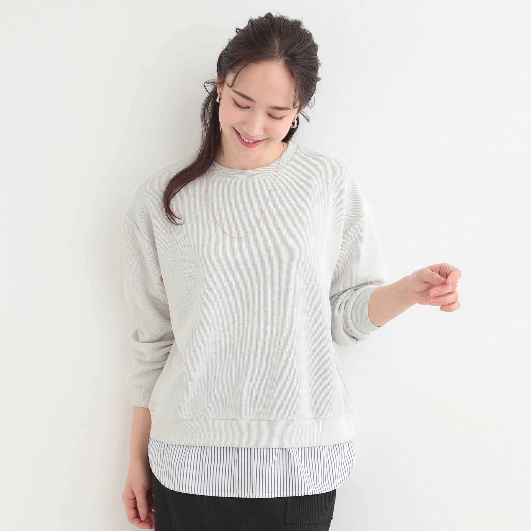 SHOO･LA･RUE「【洗濯機可/S-LL】1枚でサマ見え ラメニットソー レイヤード風トップス」|Tシャツ・カットソー|