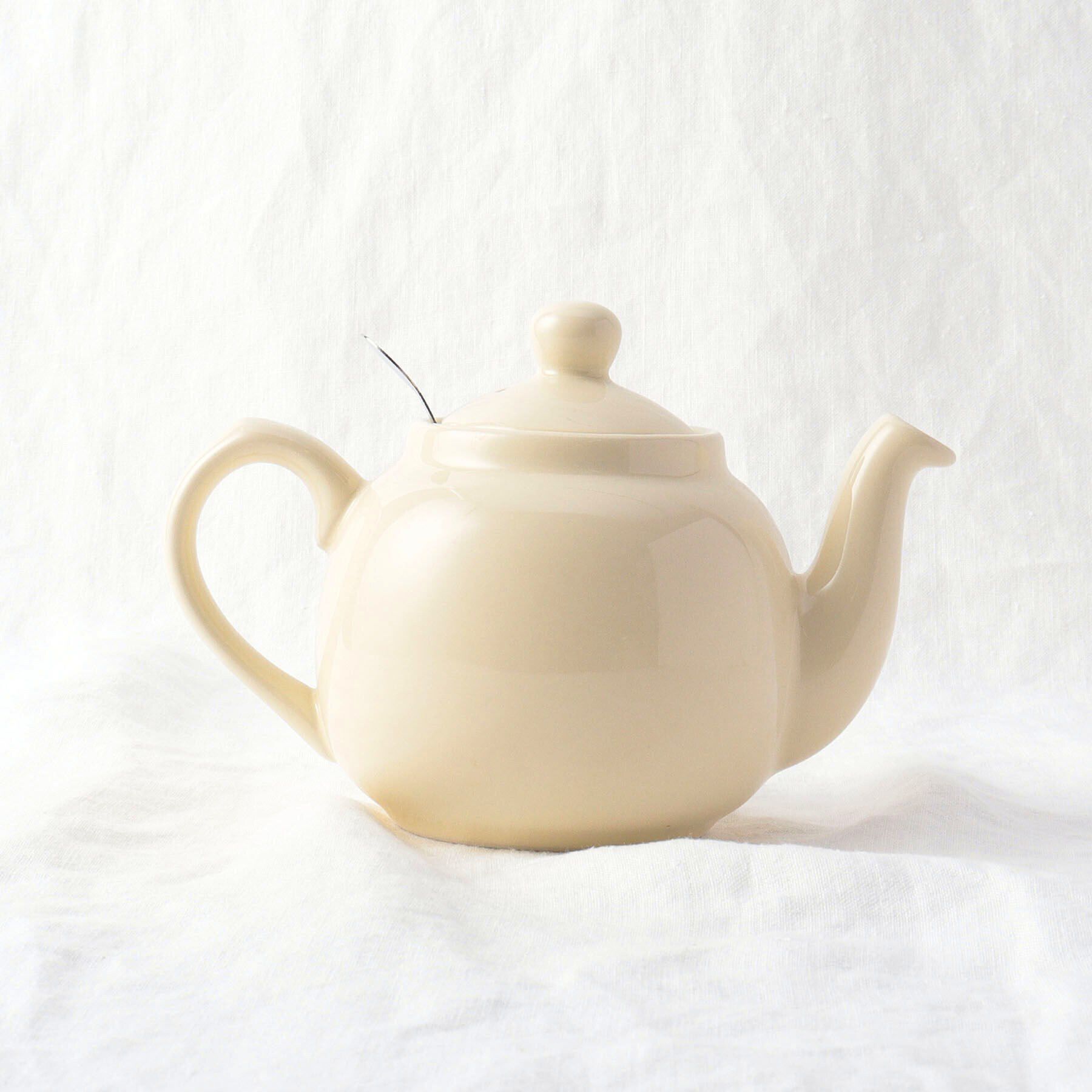 212 KITCHEN STORE「ファームハウス ティーポット アイボリー ２カップ＜London Pottery ロンドンポタリー＞」|食器・キッチングッズ|
