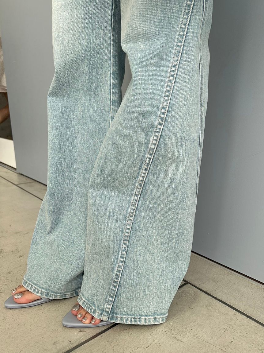 SNIDEL「Sustainableストレッチフレアデニムパンツ」|デニム|