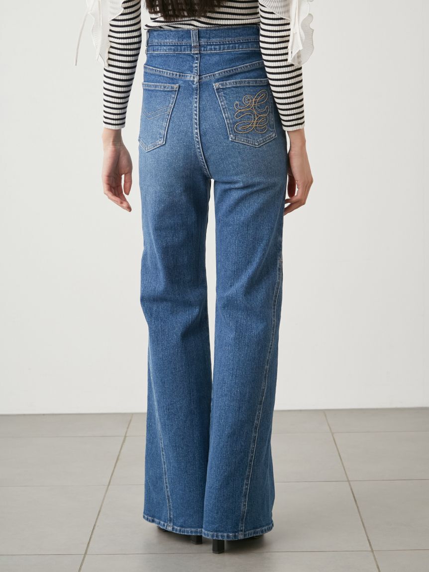 SNIDEL「Sustainableストレッチフレアデニムパンツ」|デニム|