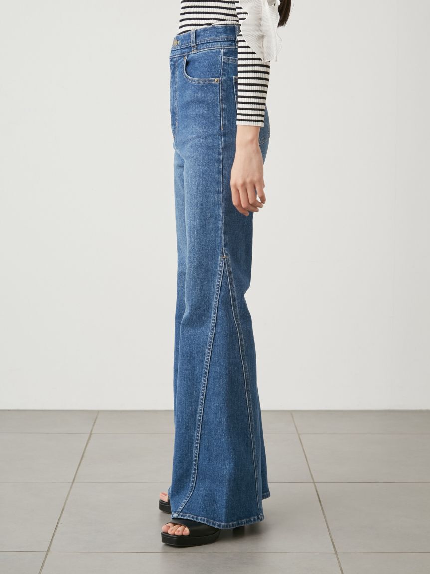 SNIDEL「Sustainableストレッチフレアデニムパンツ」|デニム|