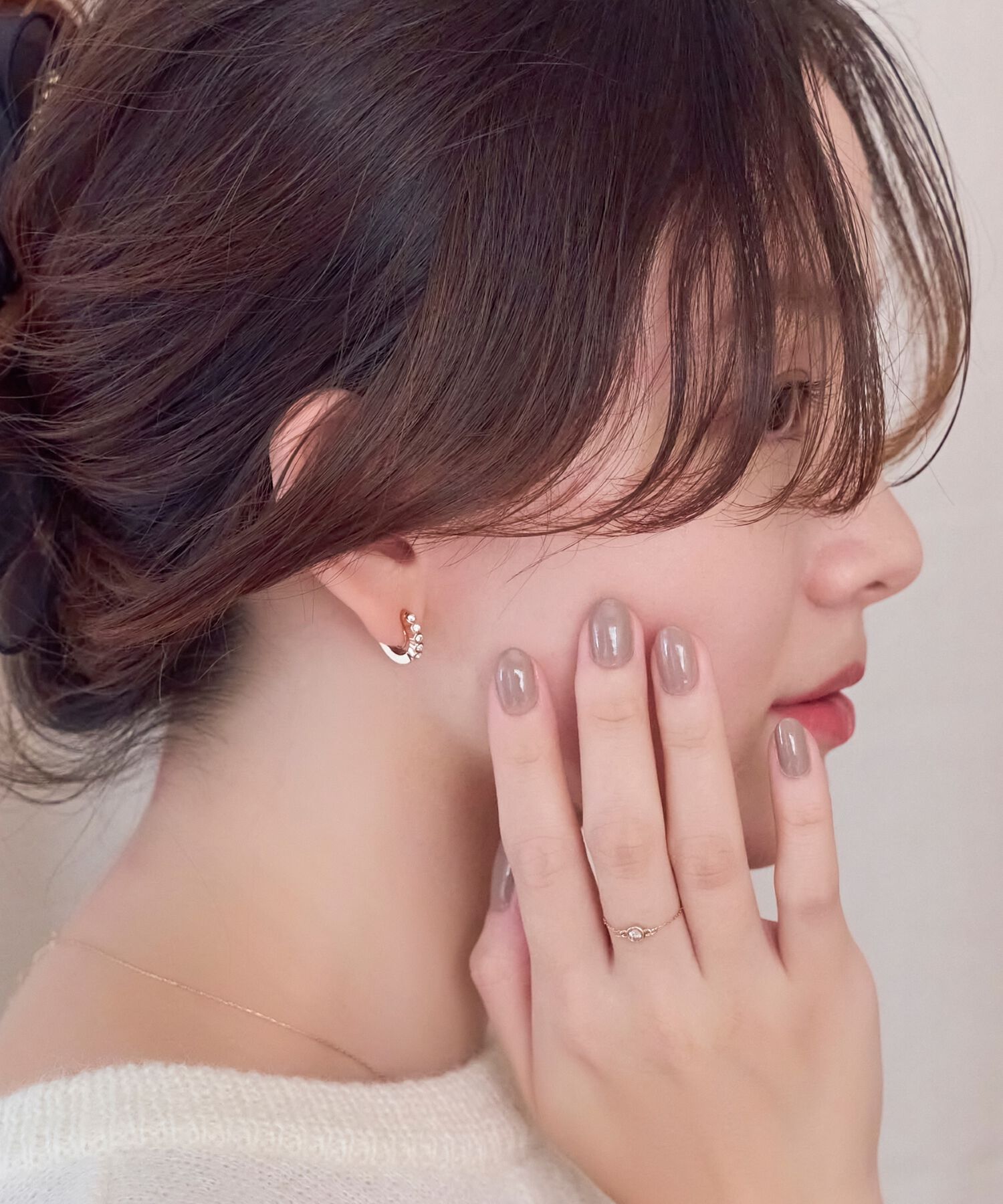 Phoebe「【金属アレルギー対応/痛くないシリーズ】プチベゼルフープライトフィットイヤリング　シャンパンゴールド」|イヤリング|