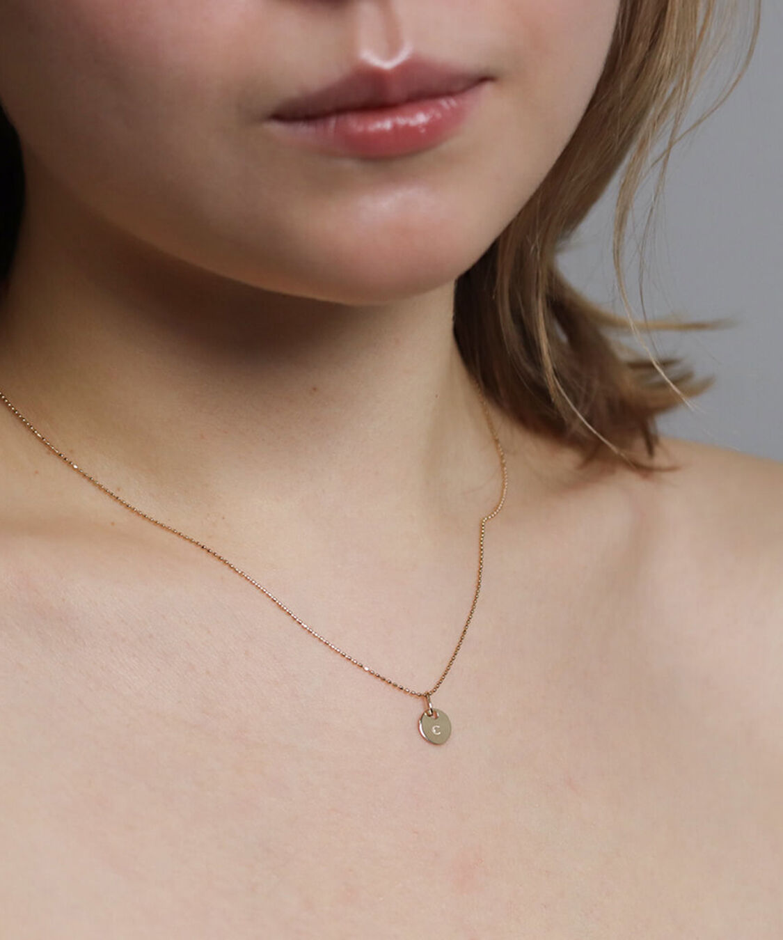  「ゴールド コイン イニシャル チャーム | K10YG」|ネックレス|