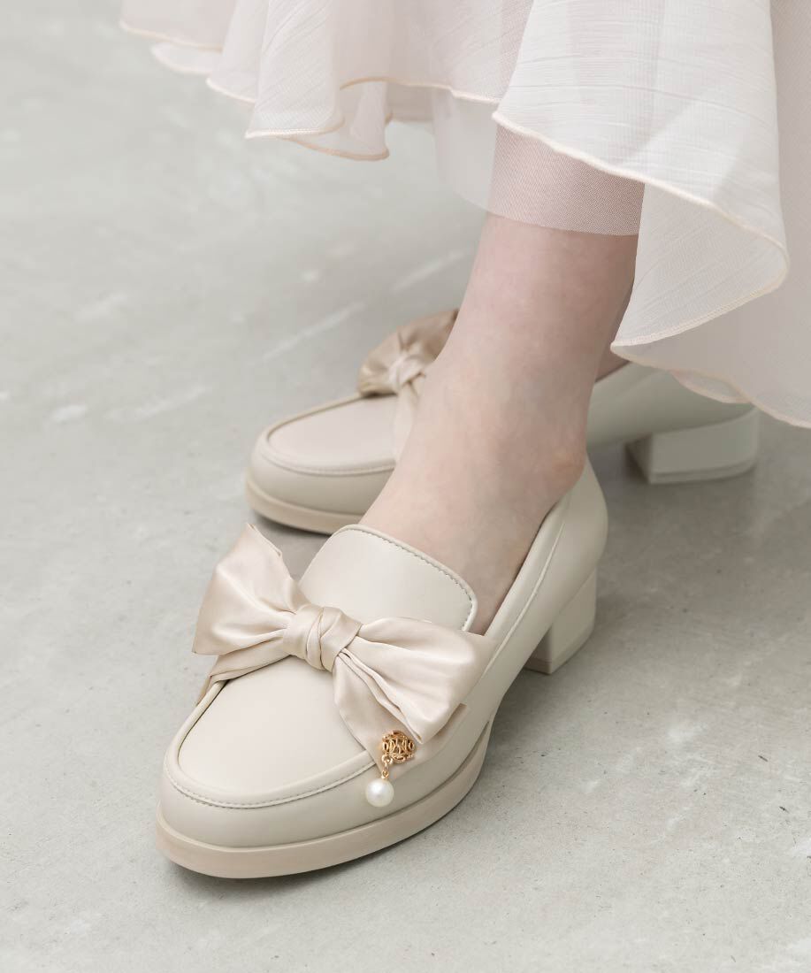  「パールチャームサテンリボンローファー」|ローファー|アイボリー