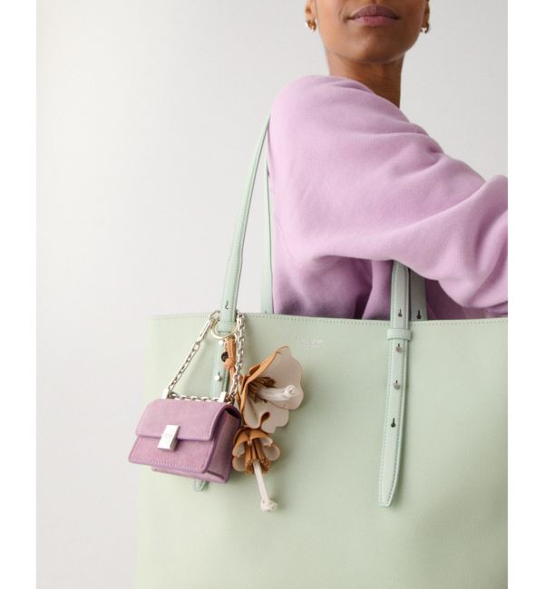 kate spade new york「チャームド スエード ナノ キャリーオール バッグ チャーム」|ストラップ|