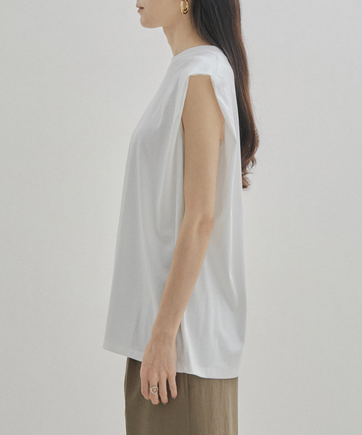 SALON adam et rope'「【UVケア・接触冷感・洗濯耐久】PRIMA VEIL コットンノースリーブTシャツ」|Tシャツ・カットソー|