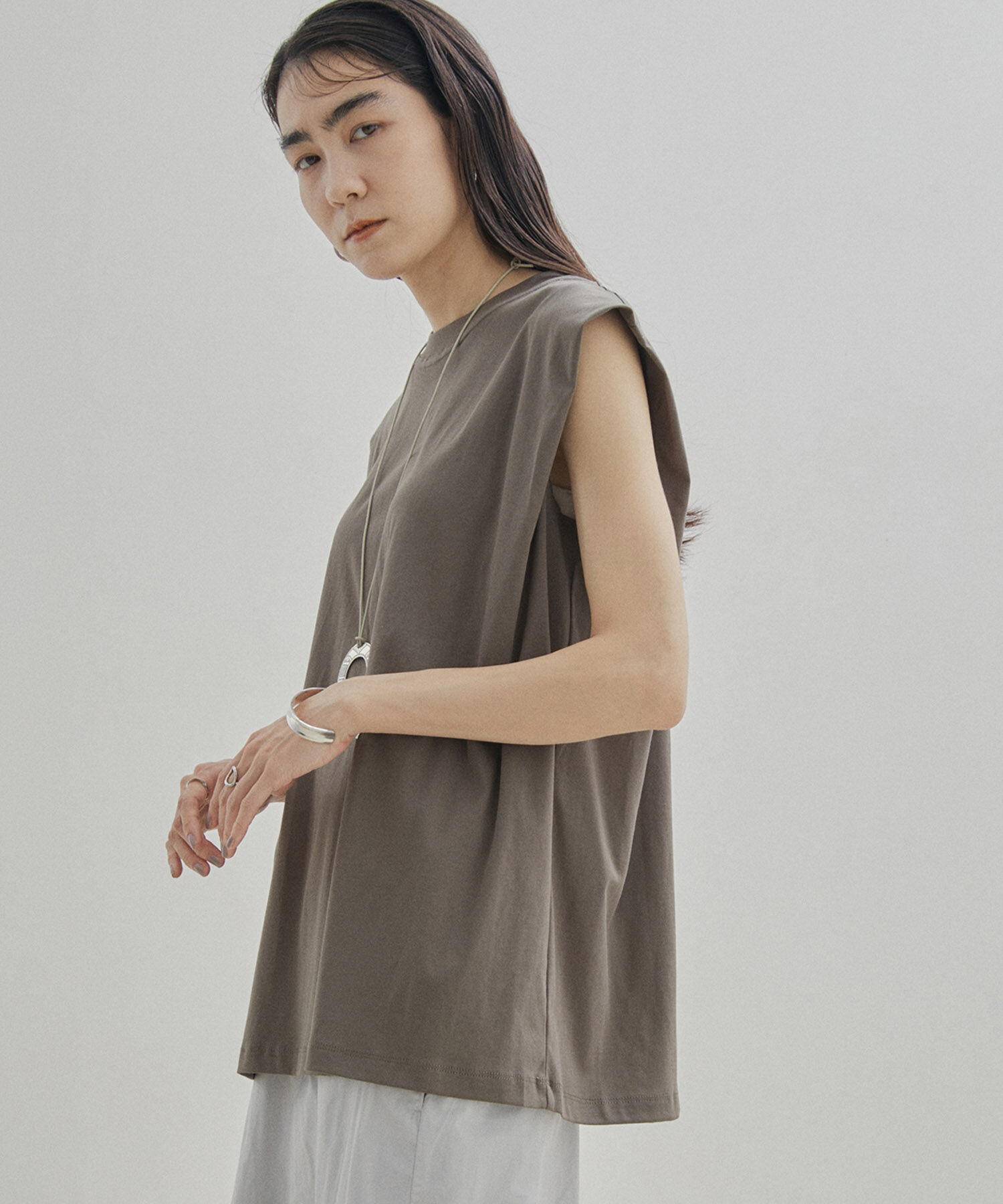 SALON adam et rope'「【UVケア・接触冷感・洗濯耐久】PRIMA VEIL コットンノースリーブTシャツ」|Tシャツ・カットソー|