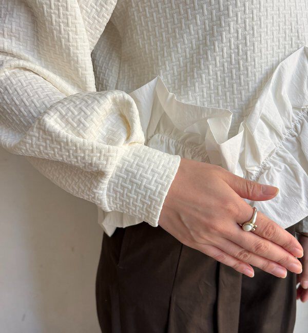  「【WEB限定】フクレジャガード裾フリルトップス」|Tシャツ・カットソー|