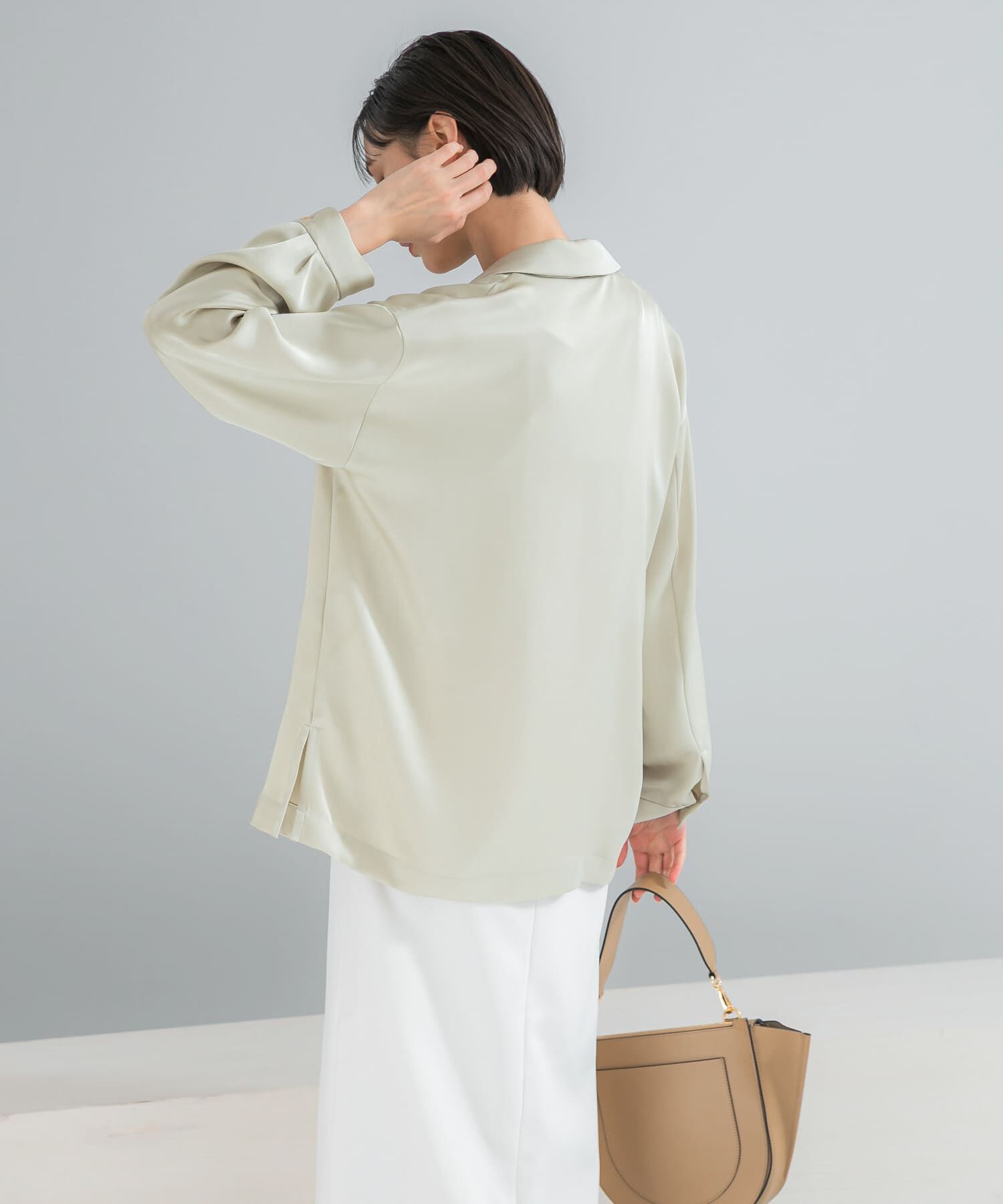 URBAN RESEARCH ROSSO「オープンカラーヴィンテージシルキーサテンブラウス」|シャツ・ブラウス|