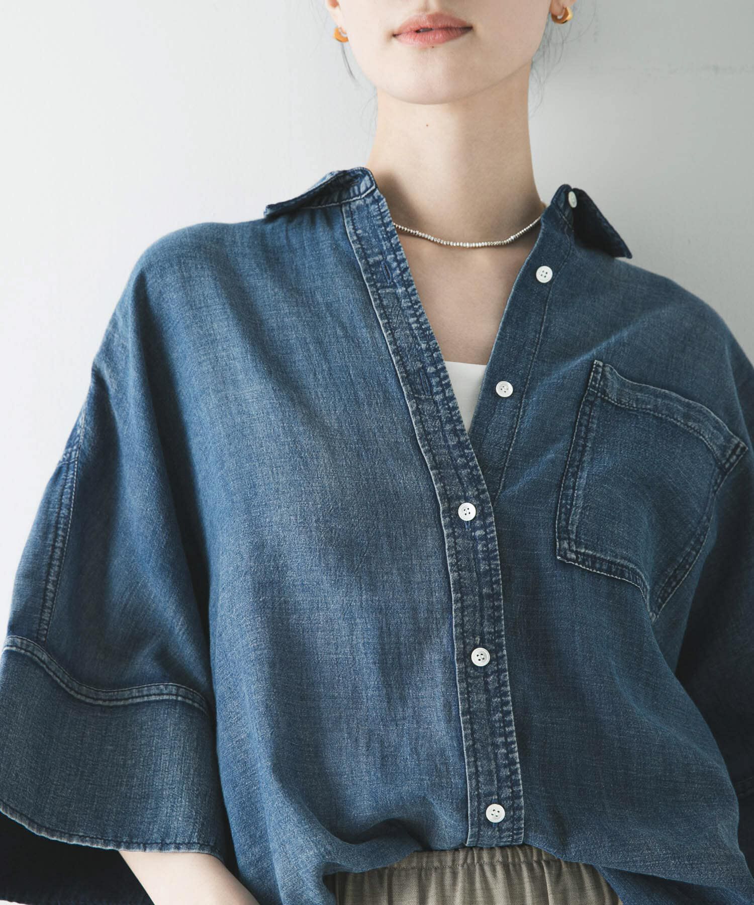 URBAN RESEARCH「ハーフスリーブシアーデニムシャツ」|シャツ・ブラウス|