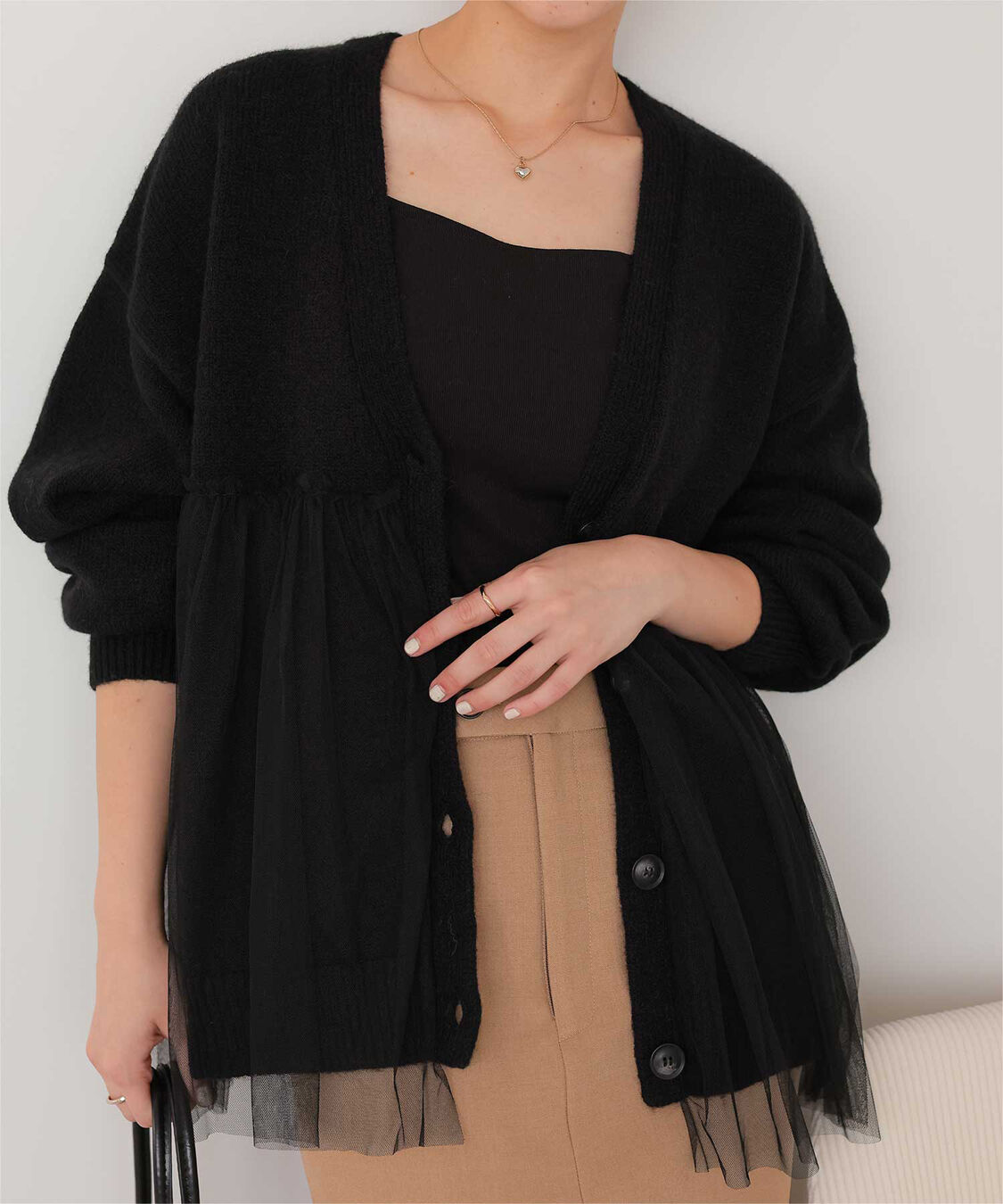 titivate「チュールドッキングVネックニットカーディガン」|カーディガン|ブラック