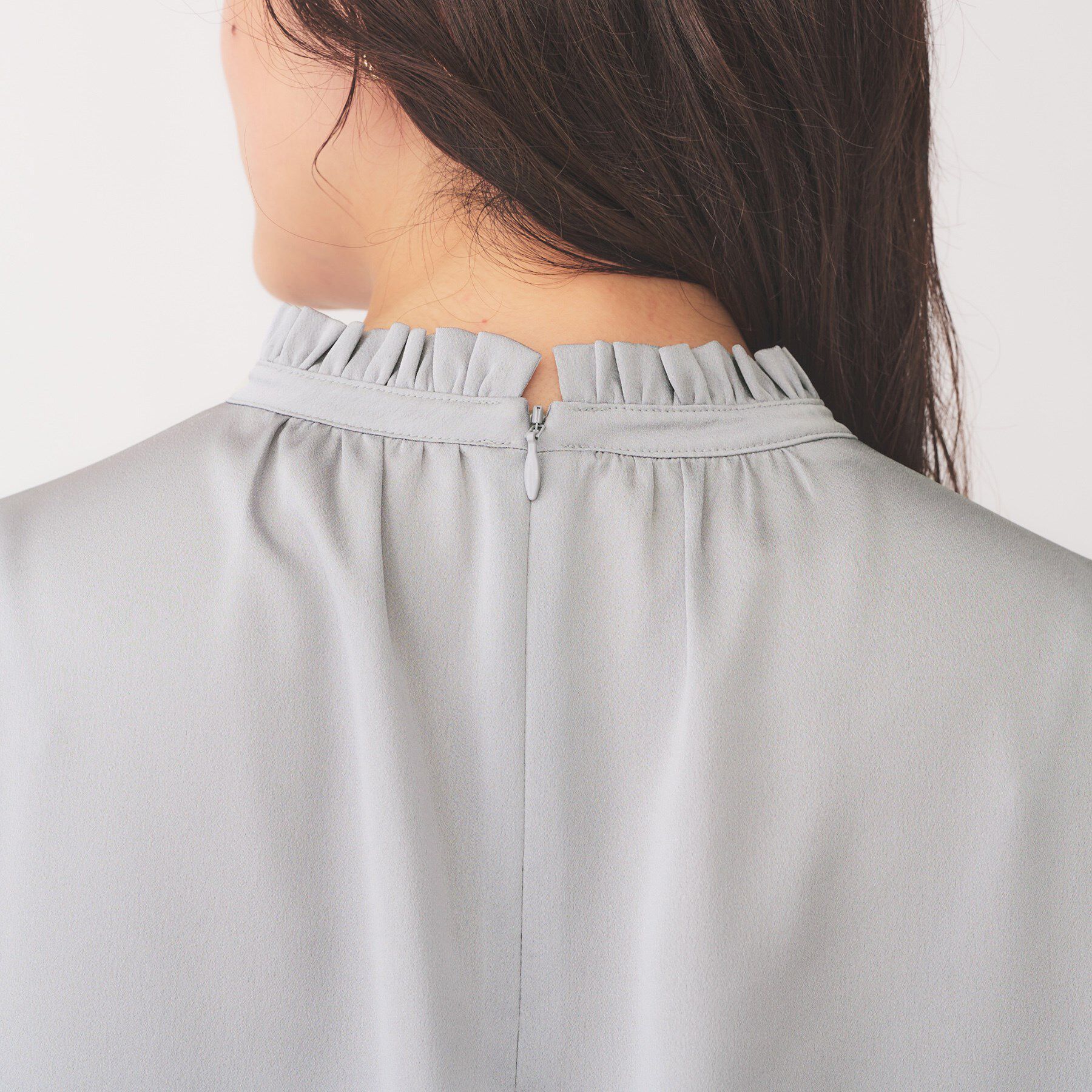 UNTITLED「【通勤】スタンドネック フリルブラウス」|シャツ・ブラウス|