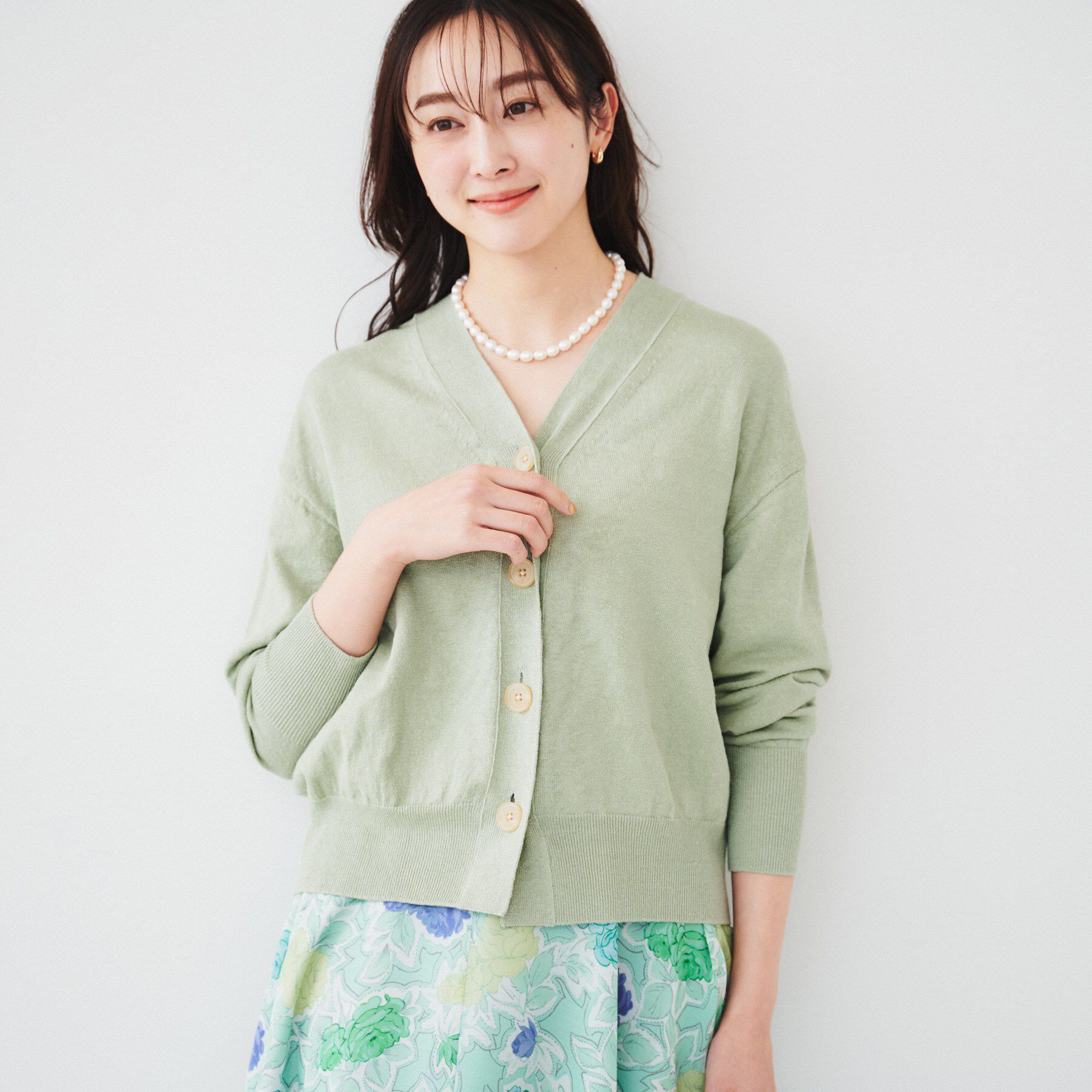 UNTITLED「【アンサンブル可能/手洗い可】リネン混ベーシックカーディガン」|カーディガン|