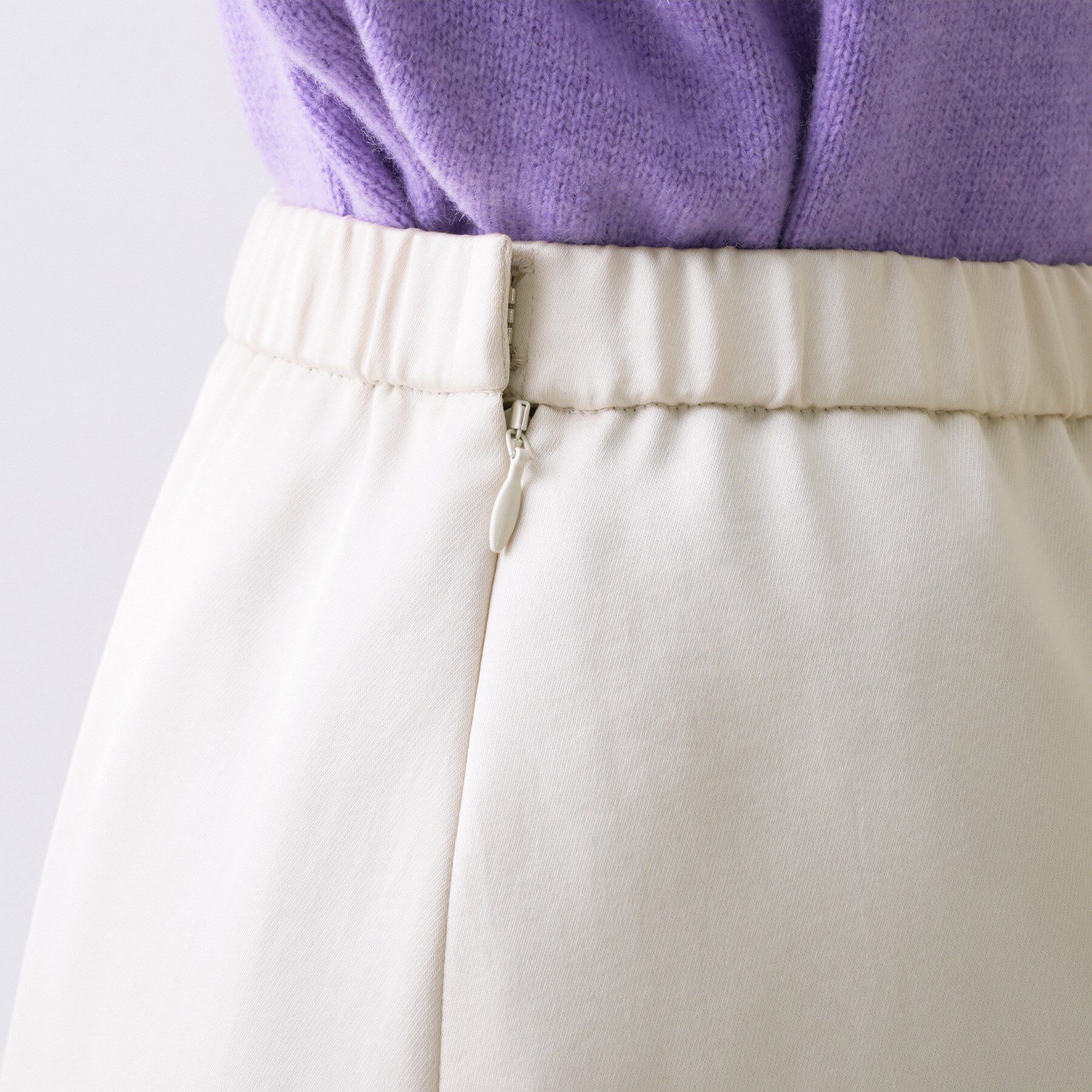 UNTITLED「【ウエストゴム/洗える】サテンナロースカート」|スカート|