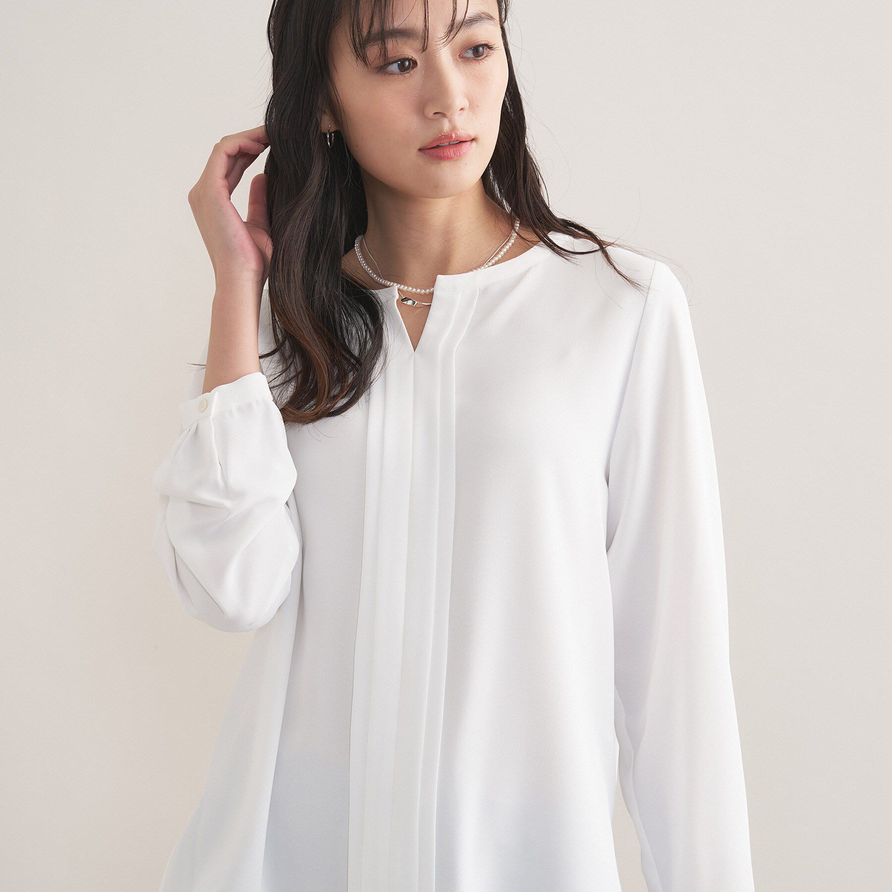 INDIVI「【洗える／透けにくい】ジオメ柄プリントブラウス」|シャツ・ブラウス|ホワイト(001)