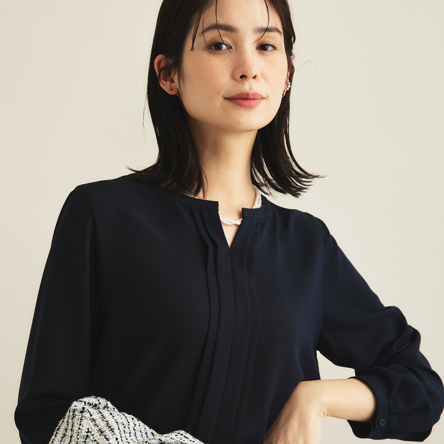 INDIVI「【洗える／透けにくい】ジオメ柄プリントブラウス」|シャツ・ブラウス|ネイビー(094)