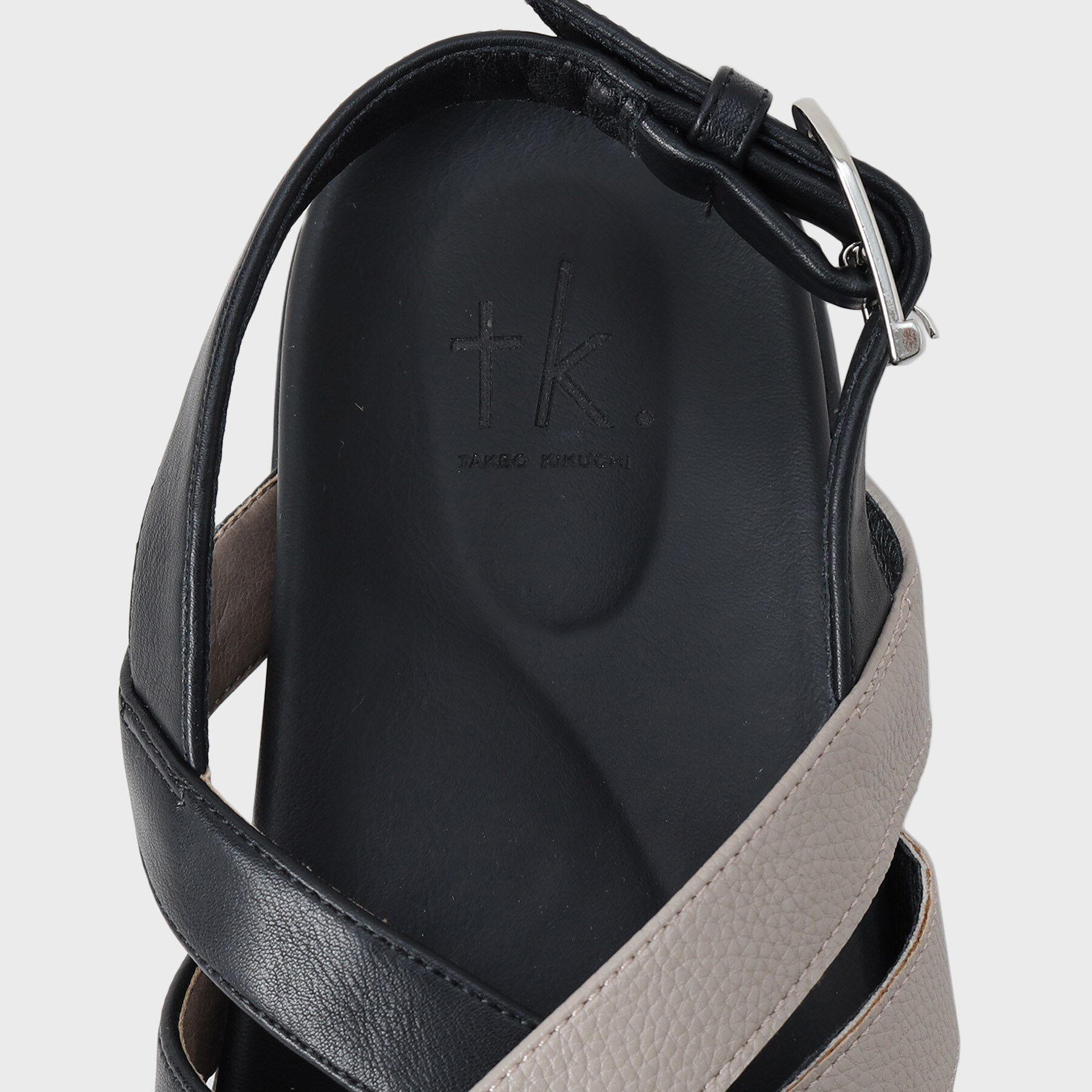tk.TAKEO KIKUCHI「クロスコンビサンダル」|サンダル|
