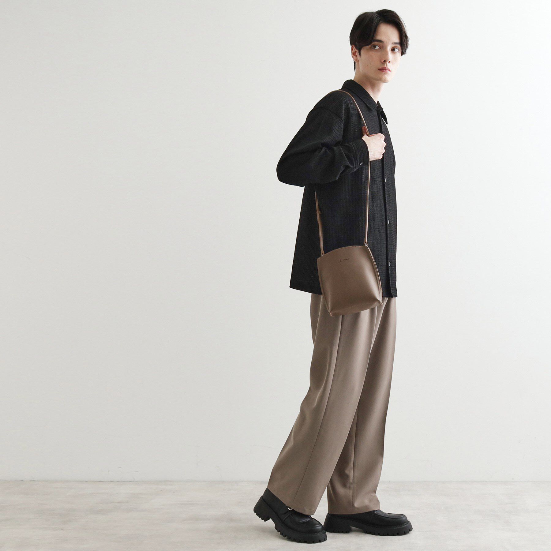 tk.TAKEO KIKUCHI「ラウンドミニショルダー」|ショルダー・メッセンジャー|