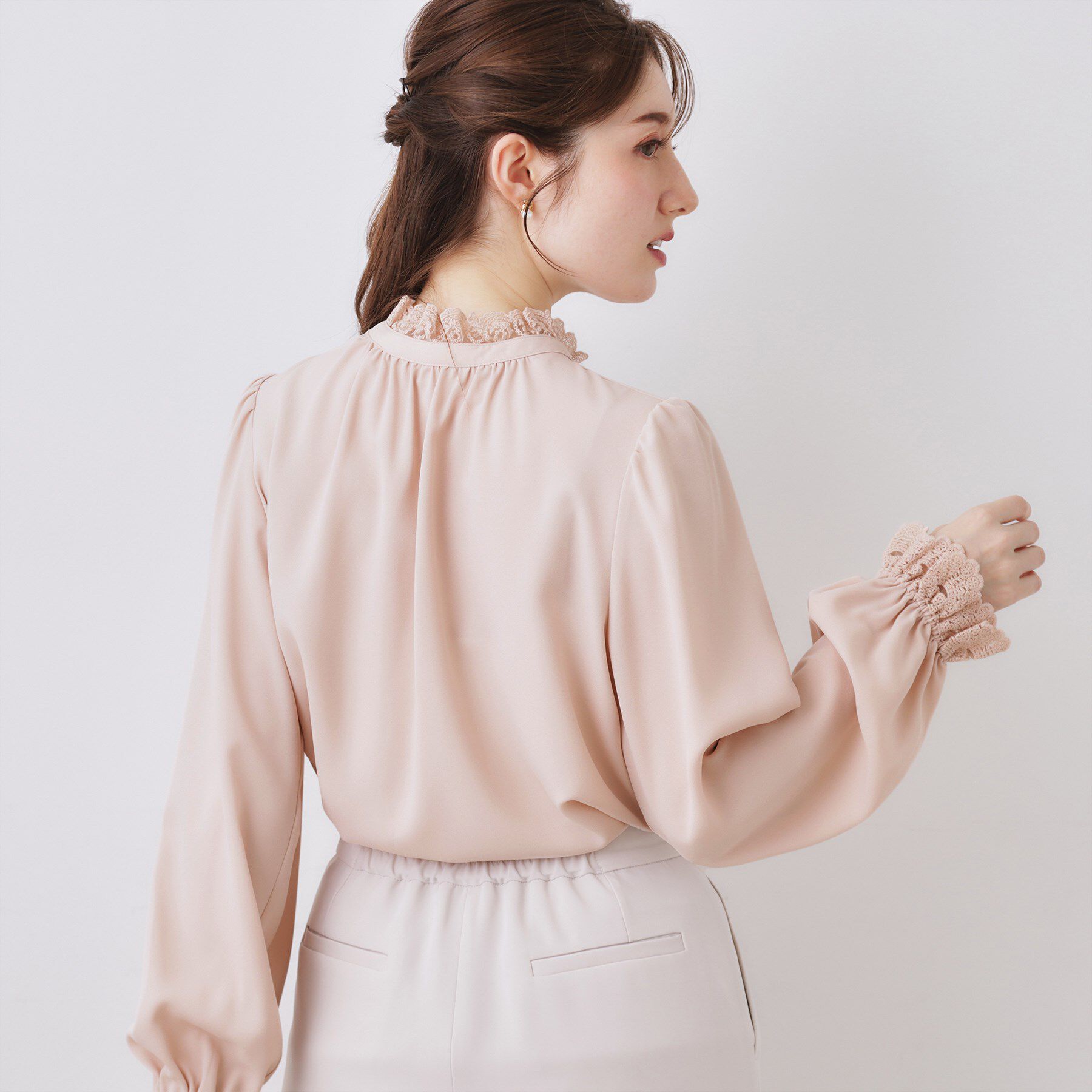 Couture broach「【2WAY・ハレの日・通勤】エンブロレースブラウス」|シャツ・ブラウス|