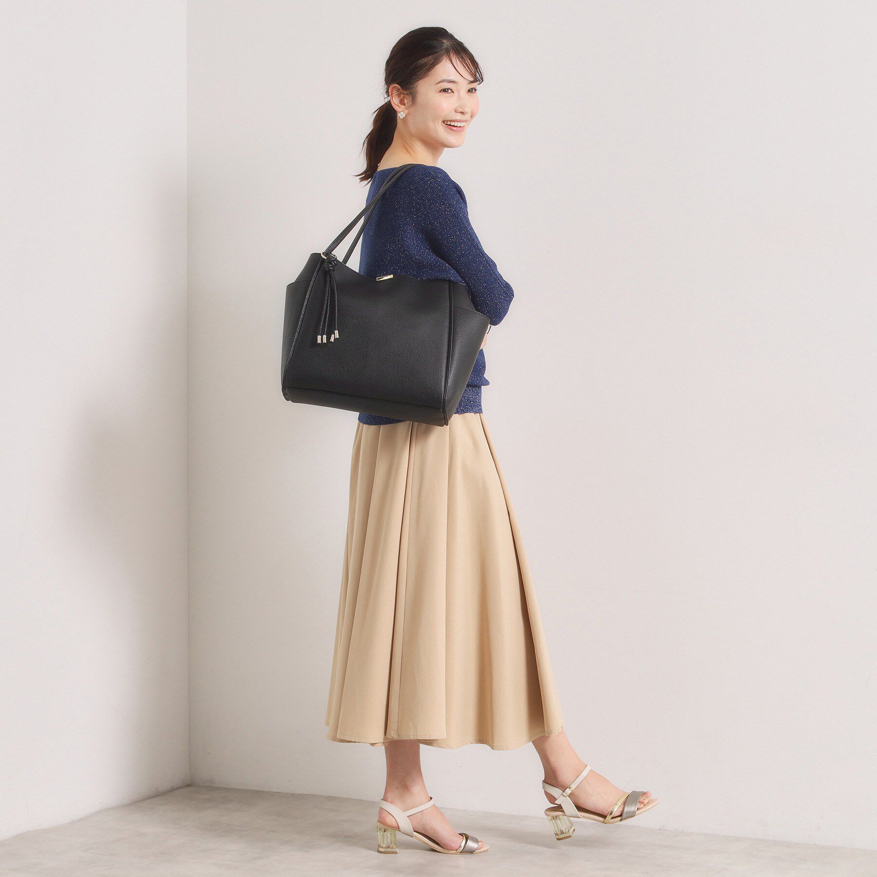 ITS&rsquo;DEMO「タッセル付変形A4トート」|トートバッグ|