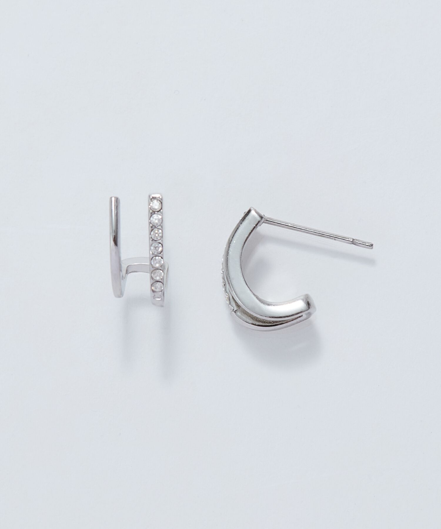 Phoebe「【金属アレルギー対応】メタル&times;ビジュー2ラインピアス　シルバー/サージカルステンレス」|ピアス|