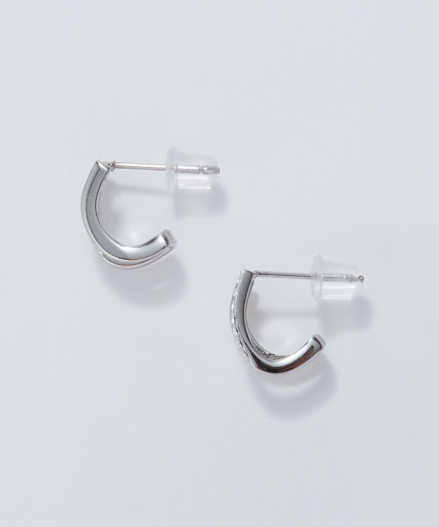 Phoebe「【金属アレルギー対応】メタル&times;ビジュー2ラインピアス　シルバー/サージカルステンレス」|ピアス|