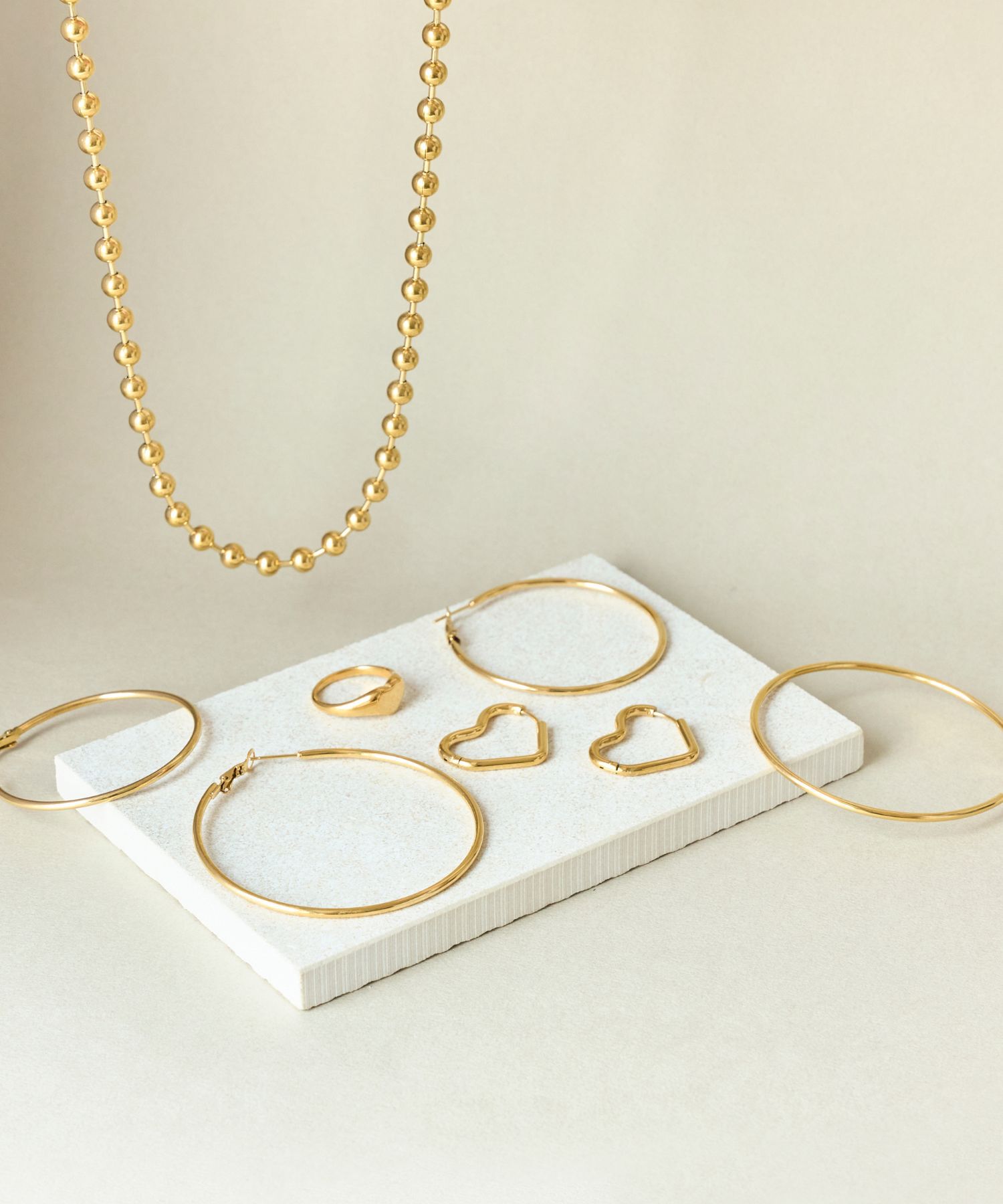 Phoebe「【金属アレルギー対応】グロウハートフープワンタッチピアス　ゴールド/ステンレス」|ピアス|