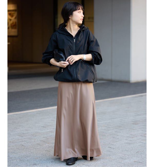 SLOBE IENA「《WEB限定カラー有り/追加》グロッシーサテンフレアスカート」|スカート|