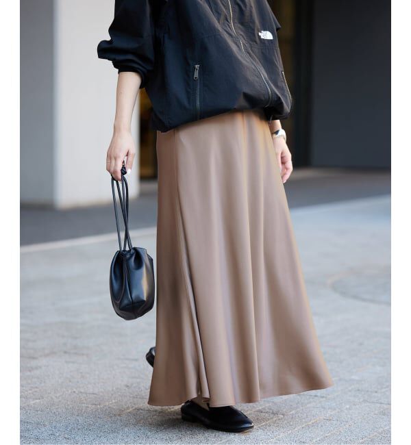 SLOBE IENA「《WEB限定カラー有り/追加》グロッシーサテンフレアスカート」|スカート|