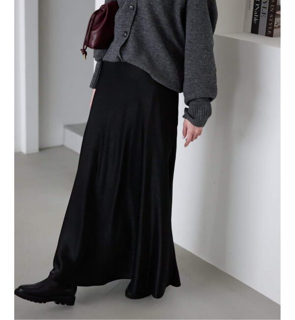 SLOBE IENA「《WEB限定カラー有り/追加》グロッシーサテンフレアスカート」|スカート|