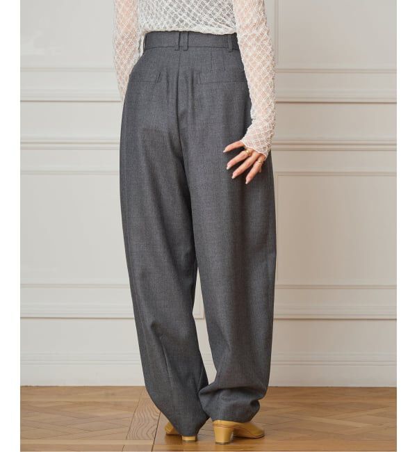 IENA LA BOUCLE「IENA LA BOUCLE ウールサキソニータックバレルパンツ」|スラックス|