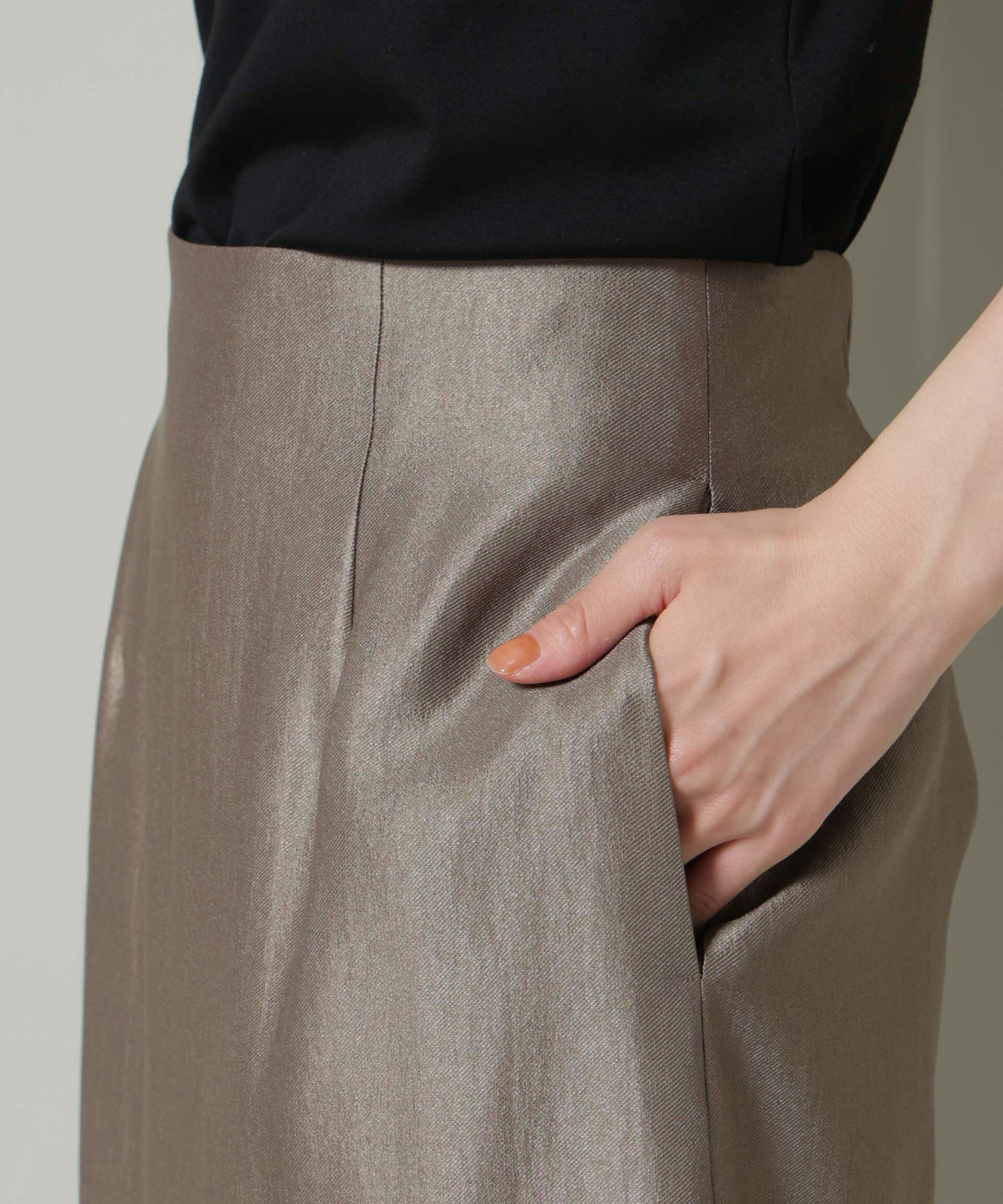 nano･universe「ブライトツイルサテンタイトスカート」|スカート|