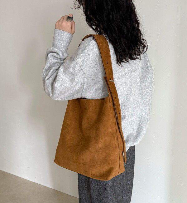 fredy emue「フェイクスエードアジャストワンハンドルバッグ」|ショルダー・メッセンジャー|キャメル