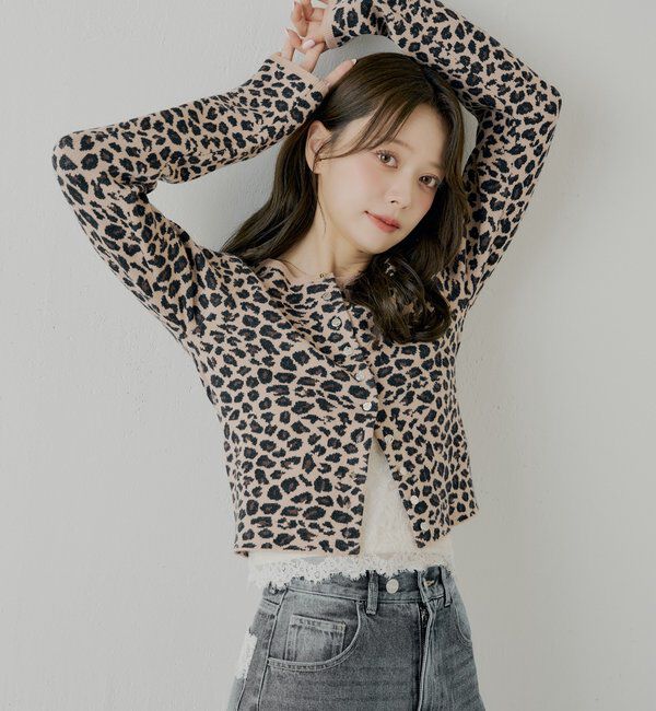  「【SALON by Chico】レオパード柄コンパクトカーディガン」|カーディガン|ベージュ