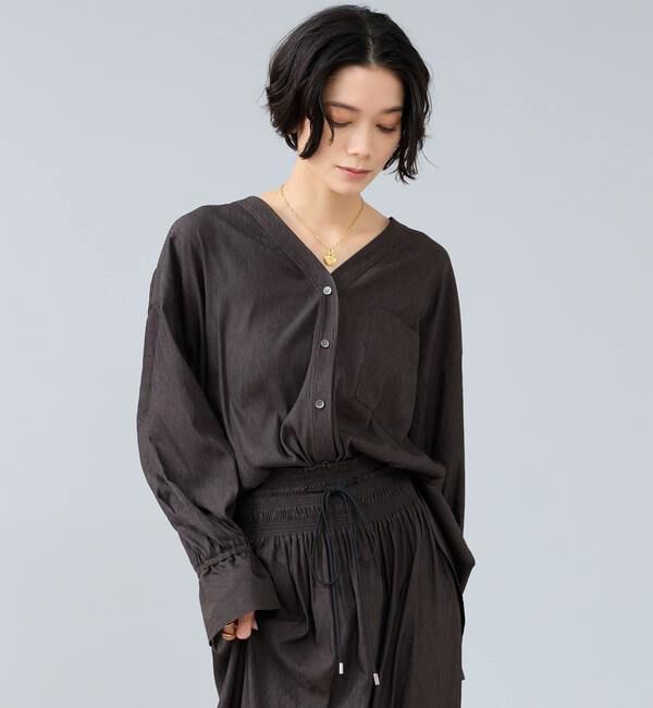 Liesse「Vカラーブラウス」|シャツ・ブラウス|