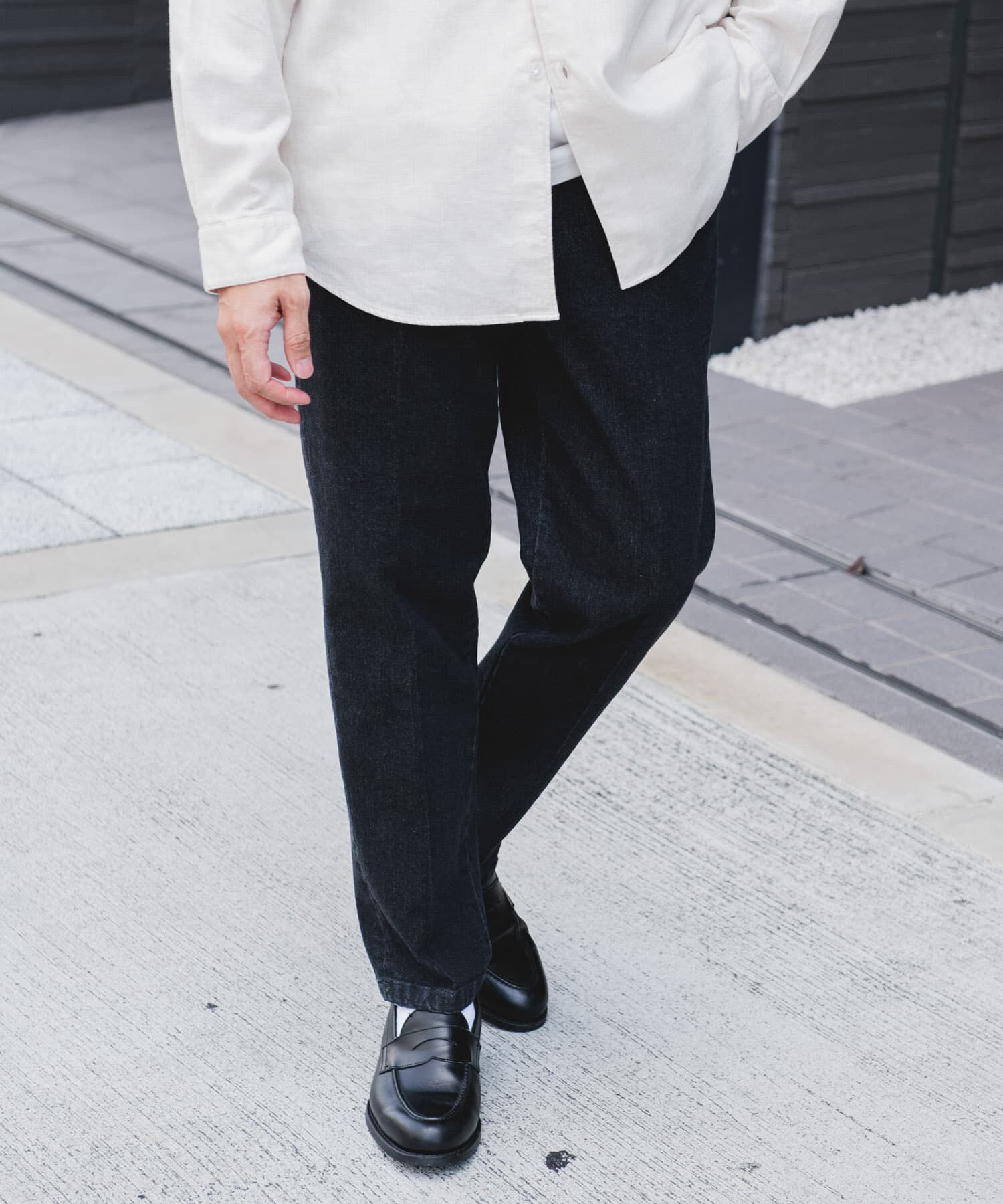 URBAN RESEARCH DOORS「デニムテーパードトラウザー」|デニム|ブラック