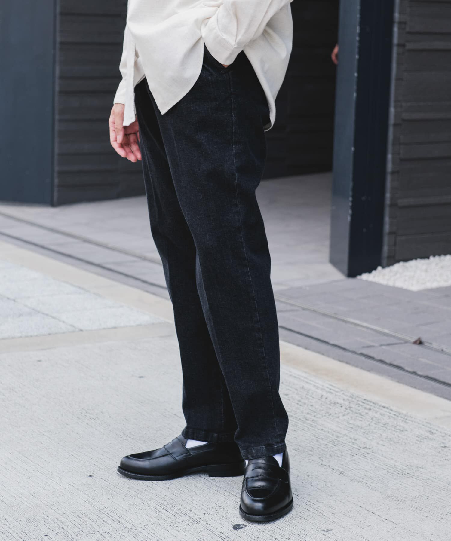 URBAN RESEARCH DOORS「デニムテーパードトラウザー」|デニム|