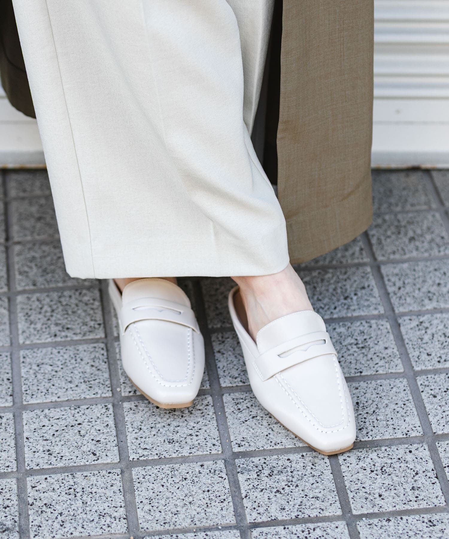 SENSE OF PLACE by URBAN RESEARCH「スクエアトゥローファーミュール」|ローファー|