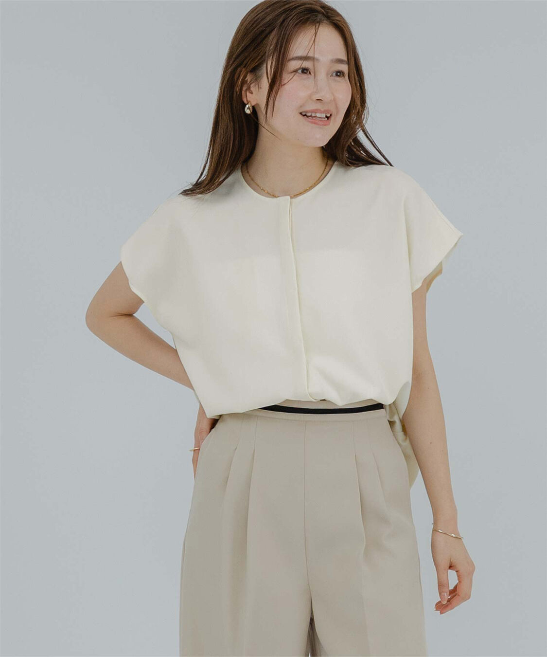 ur's「フレンチスリーブショルダータックノーカラーブラウス」|シャツ・ブラウス|