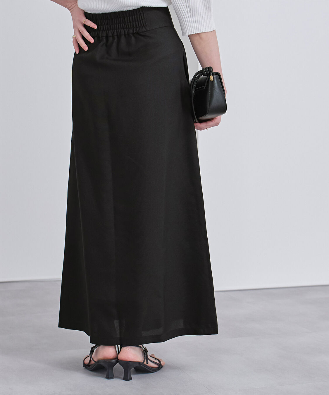 ur's「ﾘﾈﾝﾗｲｸﾌﾛﾝﾄﾀｯｸﾊｲｳｴｽﾄｽｶｰﾄ」|スカート|