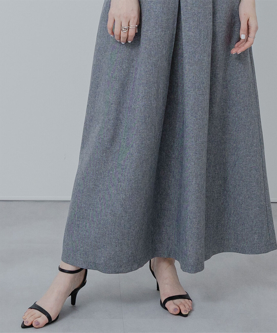 ur's「ﾘﾈﾝﾗｲｸﾌﾛﾝﾄﾀｯｸﾊｲｳｴｽﾄｽｶｰﾄ」|スカート|