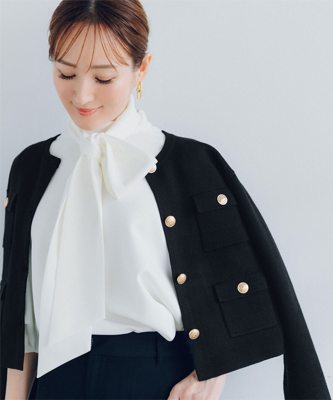 ur's「【星玲奈さんコラボアイテム】ゴールド釦ニットカーディガン/ジャケット」|カーディガン|