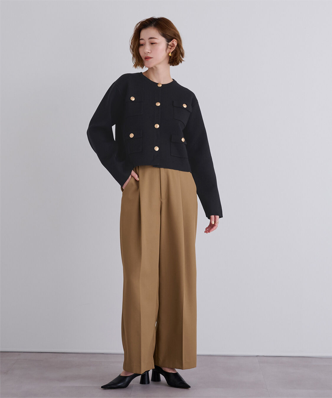 ur's「【星玲奈さんコラボアイテム】ゴールド釦ニットカーディガン/ジャケット」|カーディガン|