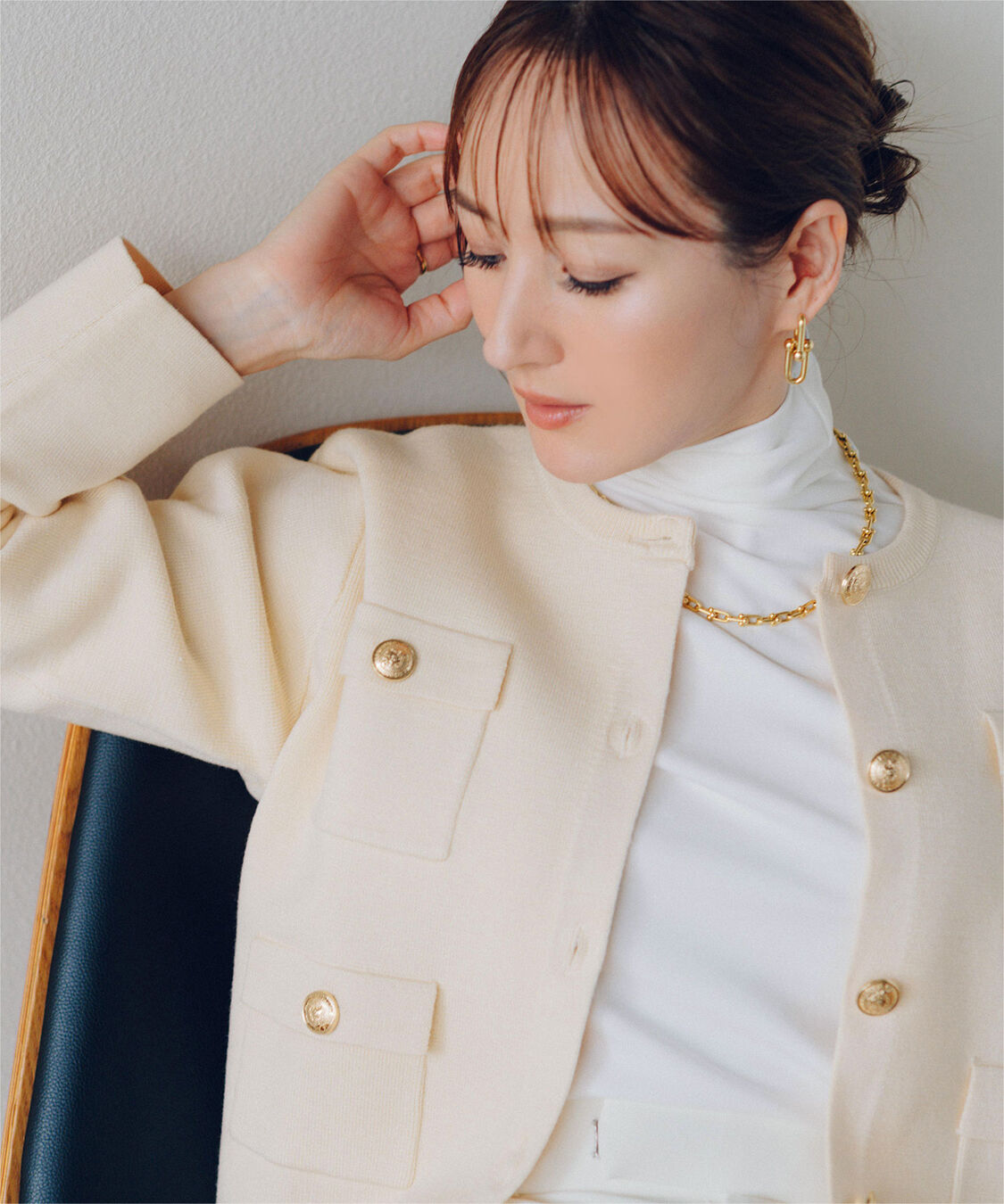 ur's「【星玲奈さんコラボアイテム】ゴールド釦ニットカーディガン/ジャケット」|カーディガン|